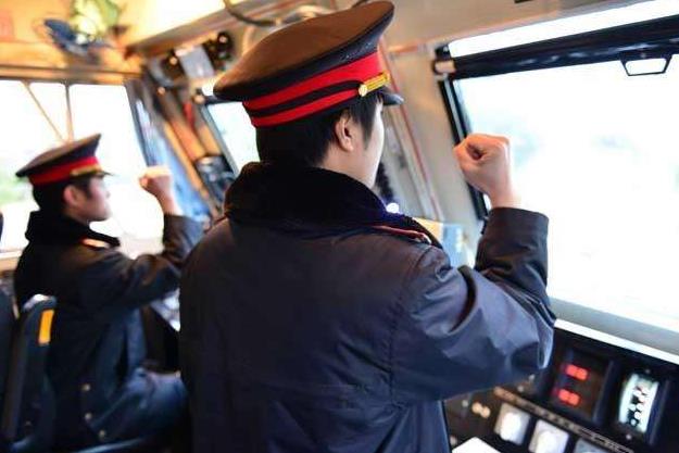 石家莊鐵路學(xué)校2020年火車司機(jī)專業(yè)學(xué)費(fèi)多少？