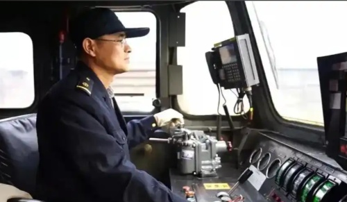 火車司機駕駛證怎么考？