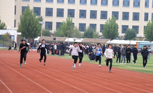 2026年石家莊東華鐵路學(xué)?？ǚ謫幔?></a>
                    </dd>
                    <dt class=