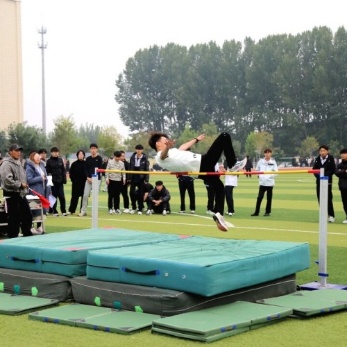 石家莊東華鐵路學(xué)校管理是封閉嗎？