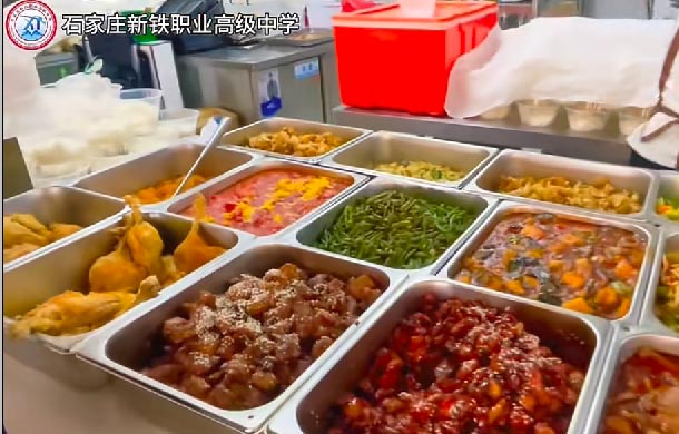 石家莊新鐵職業(yè)高級中學(xué)食堂啥樣