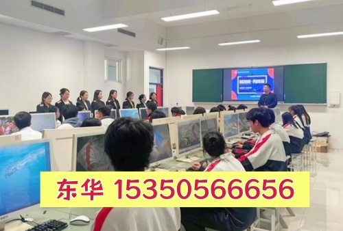 石家莊東華鐵路學(xué)校有校服嗎？平時(shí)讓穿校服嗎？